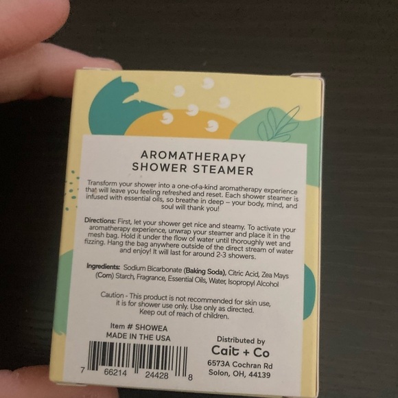 Luxe by Cait & Co Shower Steamer with Eucalyptus and Aloe. New in box - Picture 3 of 3